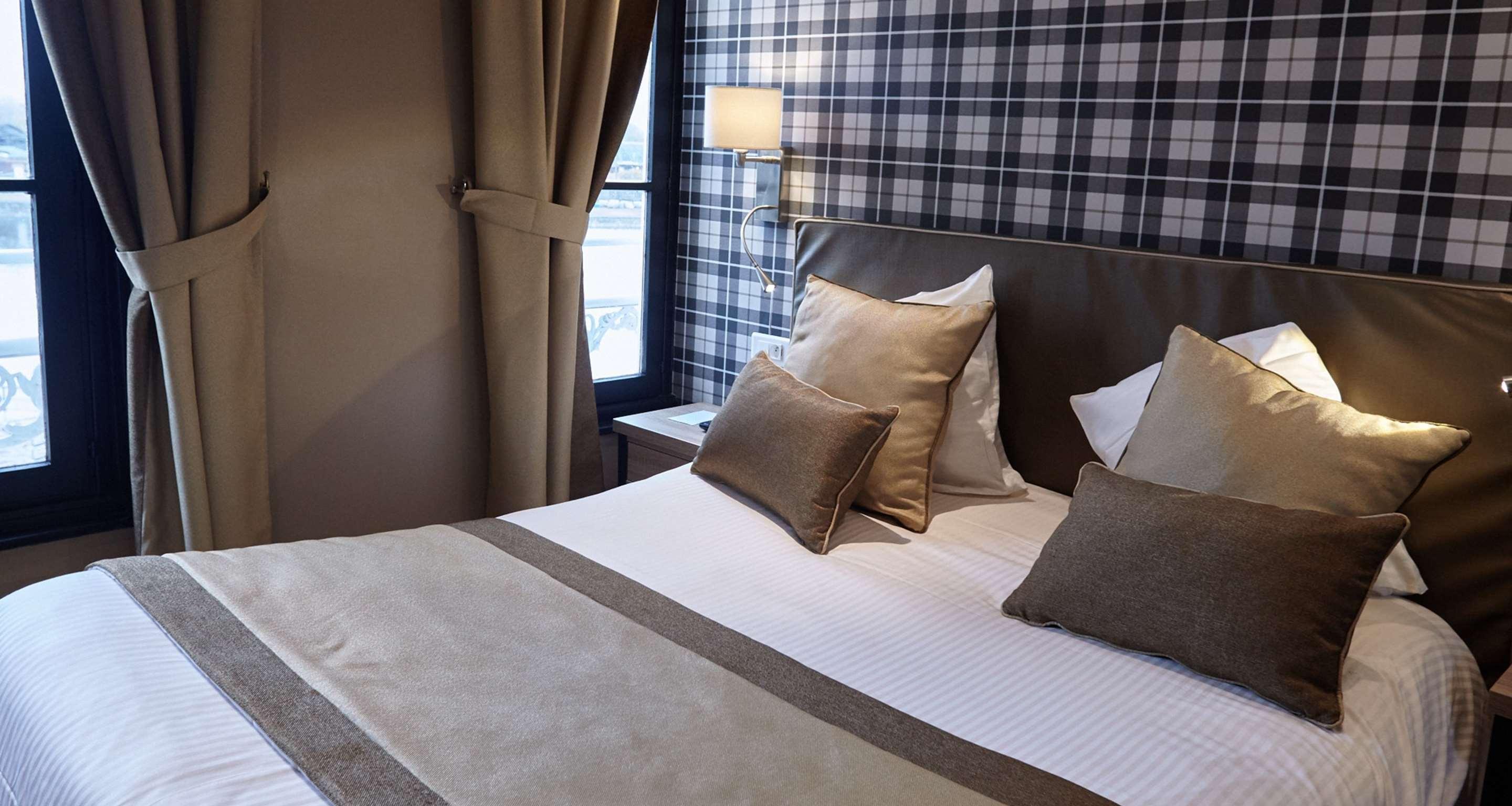 Best Western Le Cheval Blanc -Vue Sur Le Port-Plein Centre Ville Honfleur Zewnętrze zdjęcie