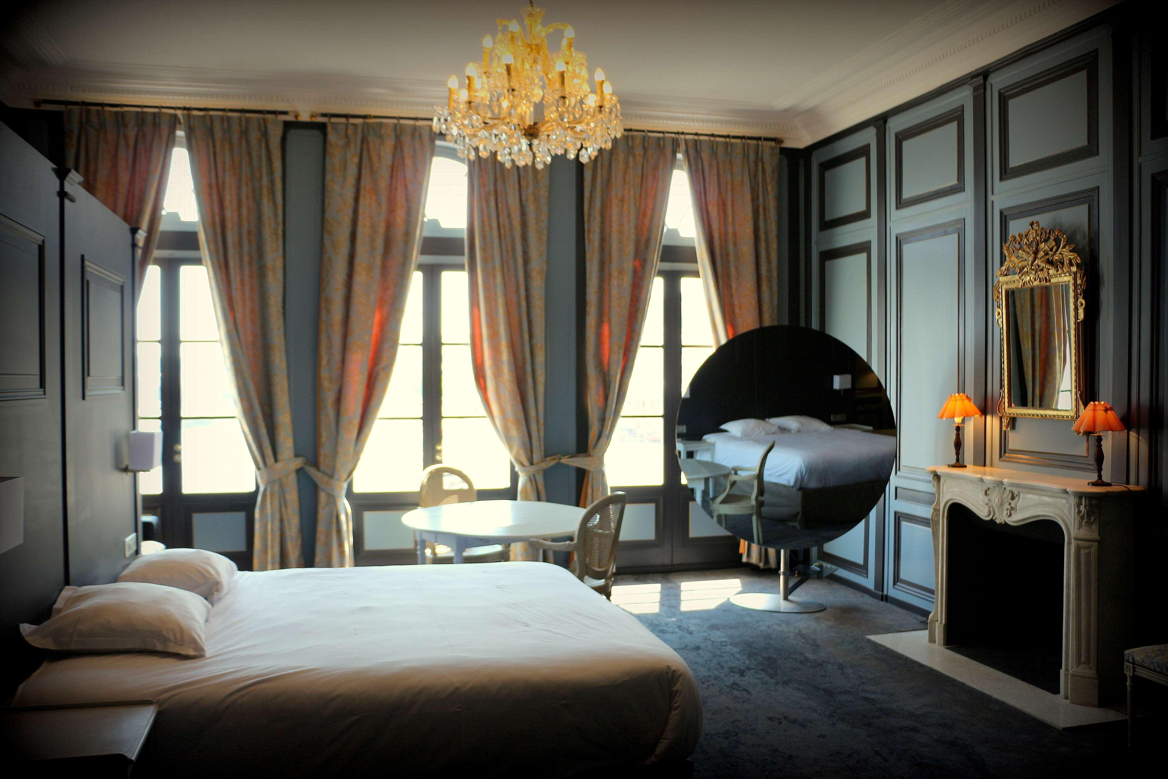 Best Western Le Cheval Blanc -Vue Sur Le Port-Plein Centre Ville Honfleur Zewnętrze zdjęcie