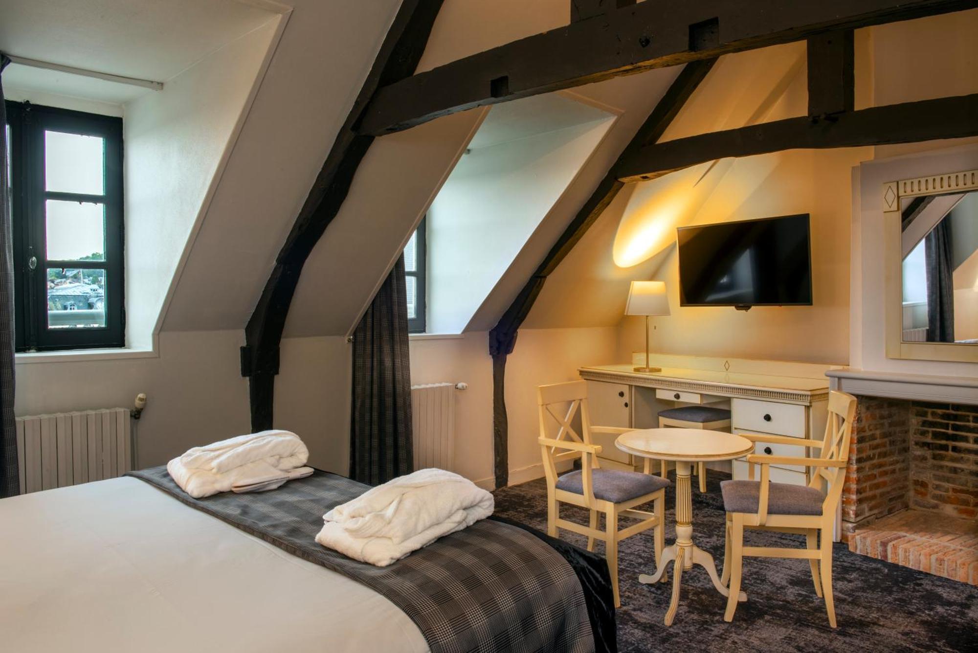 Best Western Le Cheval Blanc -Vue Sur Le Port-Plein Centre Ville Honfleur Zewnętrze zdjęcie