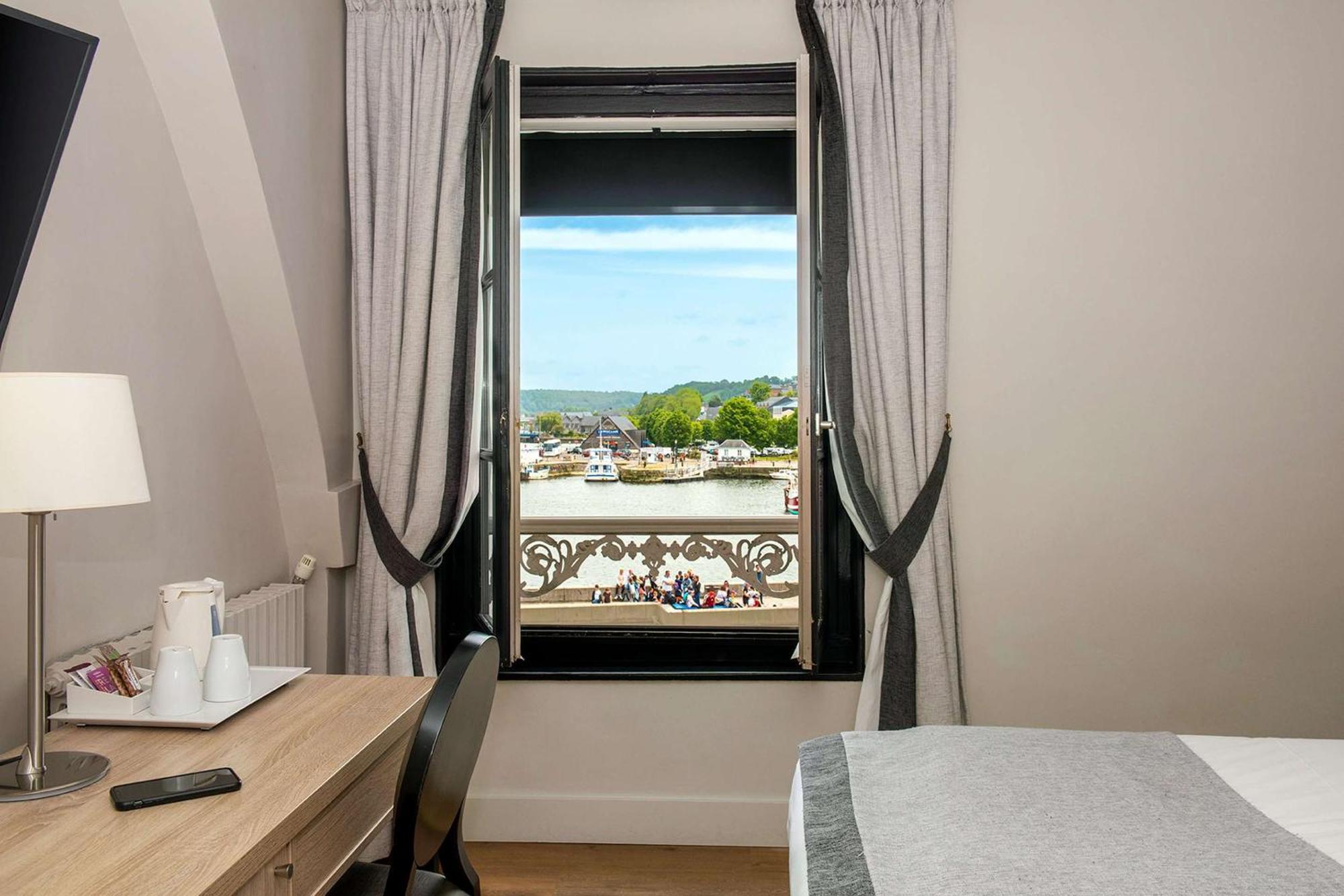 Best Western Le Cheval Blanc -Vue Sur Le Port-Plein Centre Ville Honfleur Zewnętrze zdjęcie