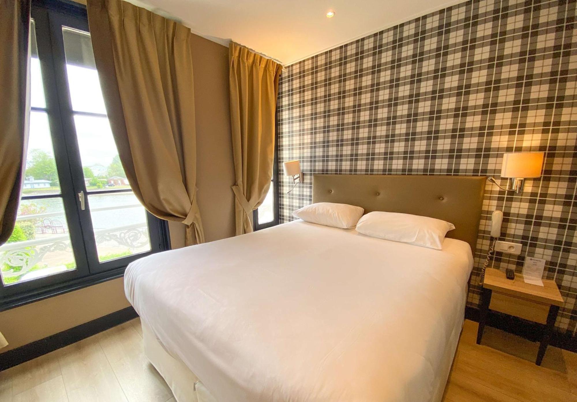 Best Western Le Cheval Blanc -Vue Sur Le Port-Plein Centre Ville Honfleur Zewnętrze zdjęcie