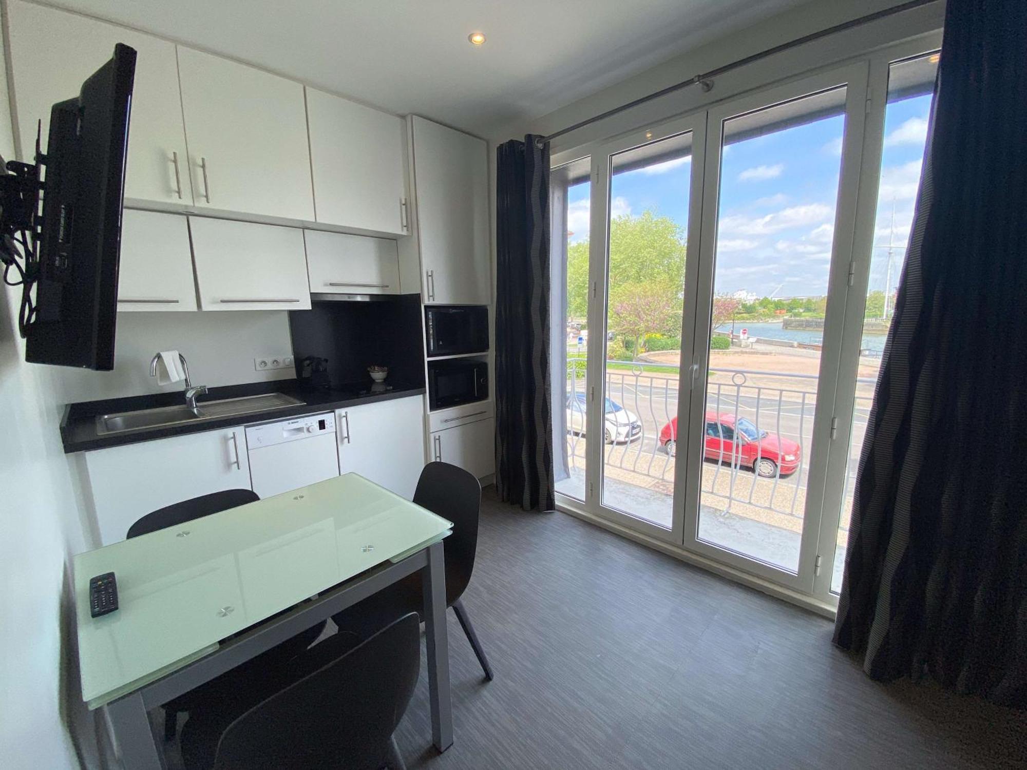 Best Western Le Cheval Blanc -Vue Sur Le Port-Plein Centre Ville Honfleur Zewnętrze zdjęcie